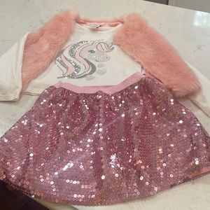 Girls glittery skirt, fur vest and matching long sleeve shirt-unicorn